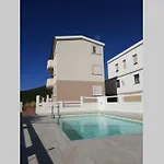 Trilocale Vista Mare Con Piscina A דירה