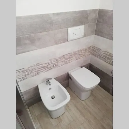 Trilocale Vista Mare Con Piscina A Lägenhet