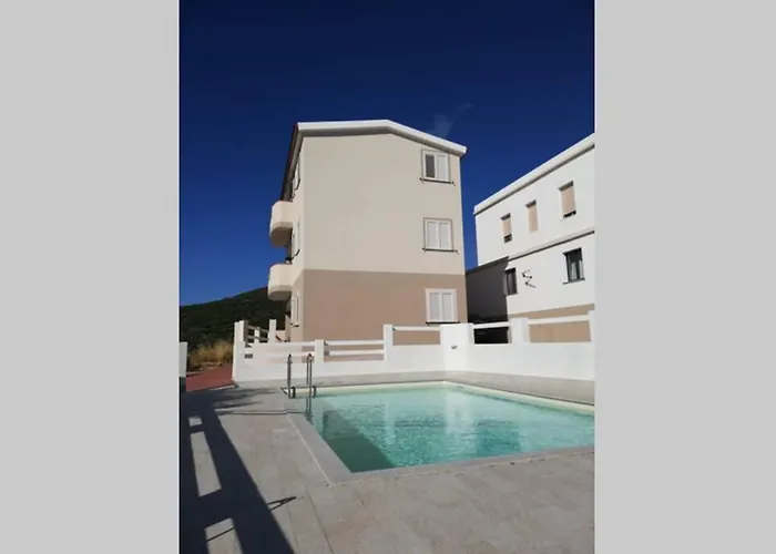 Trilocale Vista Mare Con Piscina A Apartman