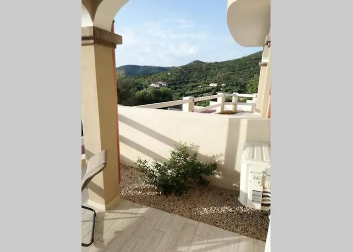 Trilocale Vista Mare Con Piscina A アパート バデージ